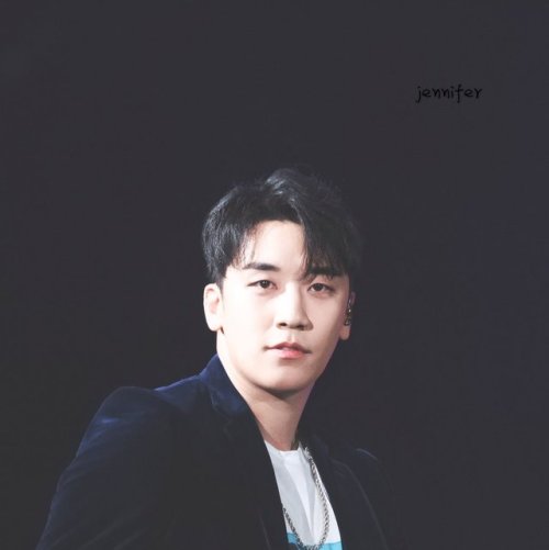 yellow-sprout:181003 SEUNGRI © jenniferz_zgri : vivivi1212_