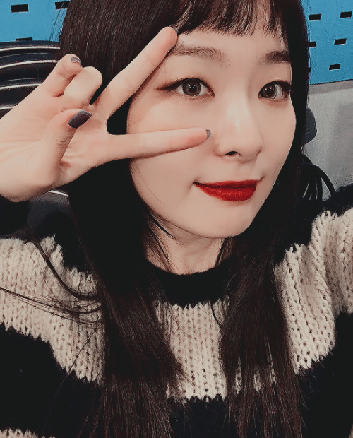 Résultat de recherche d'images pour "seulgi selca tumblr"