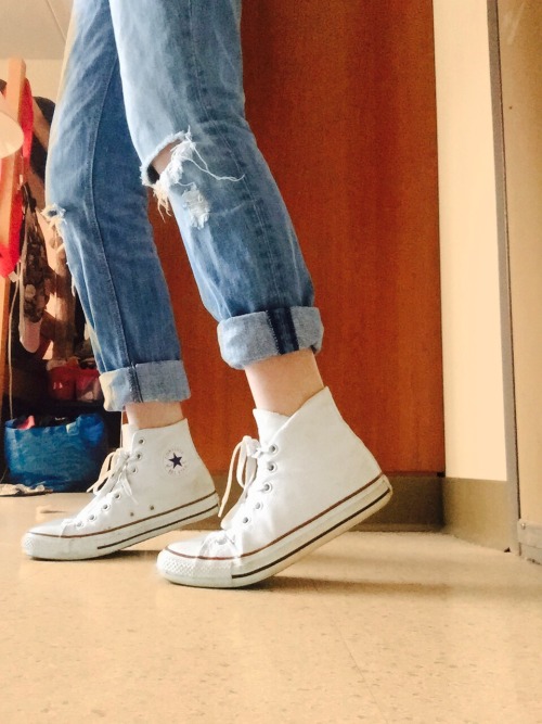 white converse high tops with jeans