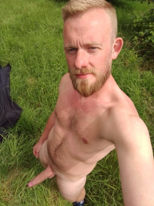 alanh-me:56k+ follow all things gay, naturist and “eye catching”...