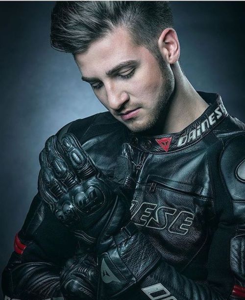 leatherandbeards:@maxz971Tag #leatherandbeards for a chance...