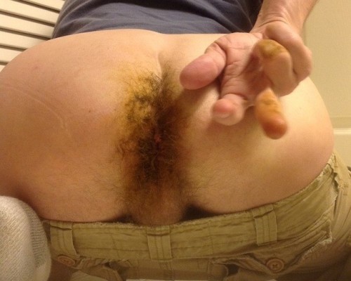 ripe-manstink:Ready to get bred….plain and simple 