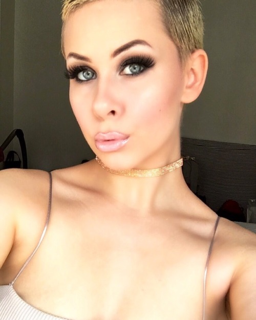 plasticnanna:Girls with short hair can be a bimbo too. This is...