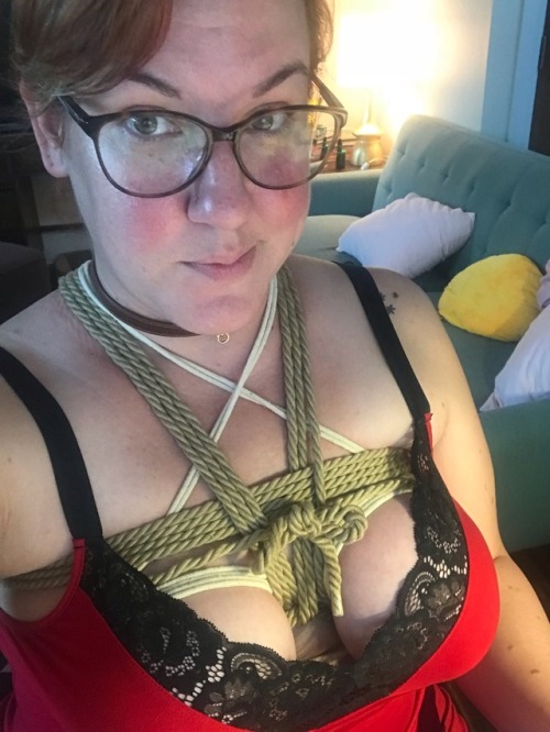 collaredinpearls:When he ties you into an anti-anxiety harness...