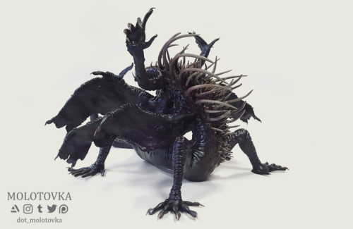 molotovka:Gaping Dragon Sculpture