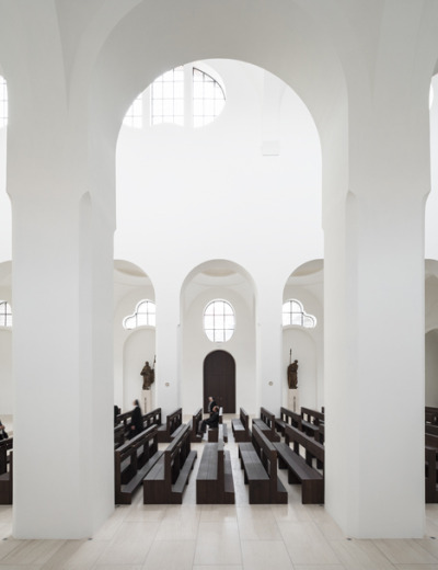 finn-wilkie:<br /><br />John Pawson, St. Moritz Church Renovation, Augsburg, 2013<br /><br />www.johnpawson.com/<br />