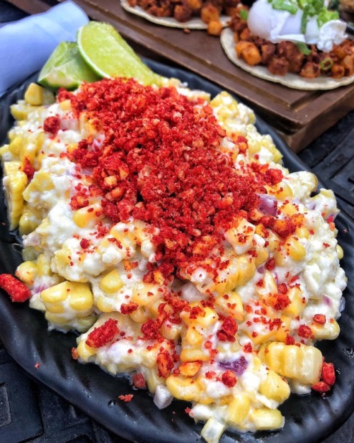 everybody-loves-to-eat:Fresh corn off the cobb, tossed in...