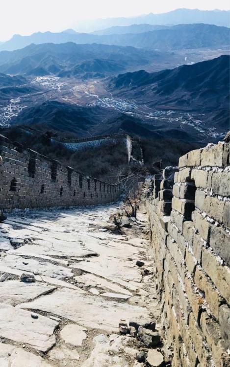 abandonedandurbex:The abandoned part of Great Wall Of China...