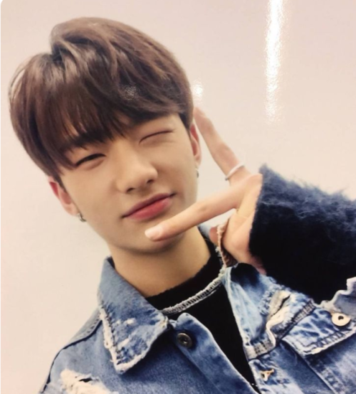 hyunjin selfie | Tumblr