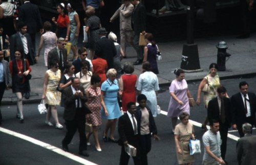 fifties-sixties-everyday-life:New York City, circa late 1960s.