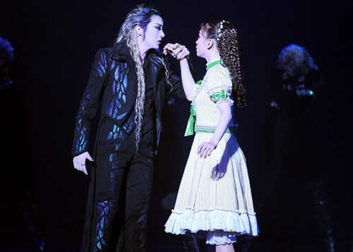 ilovetkrzuka:Takarazuka Revue Moon Troupe Elisabeth das...