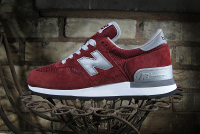 nb 990 burgundy