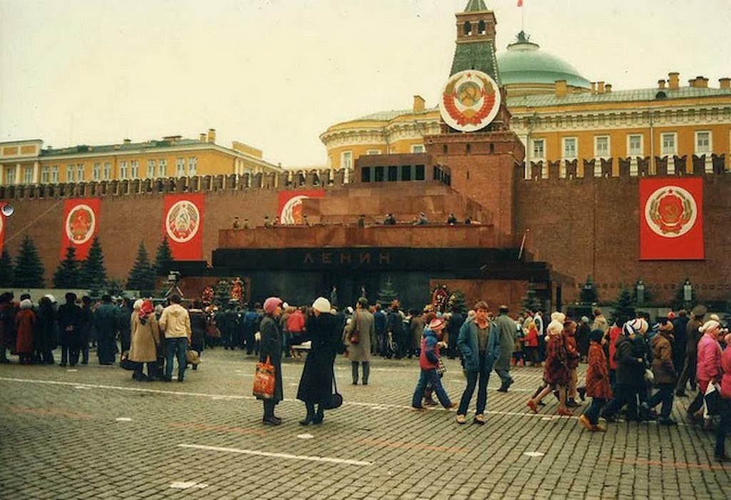 Lenin’s Mausoleum at the Red Square in Moscow (November 1984)