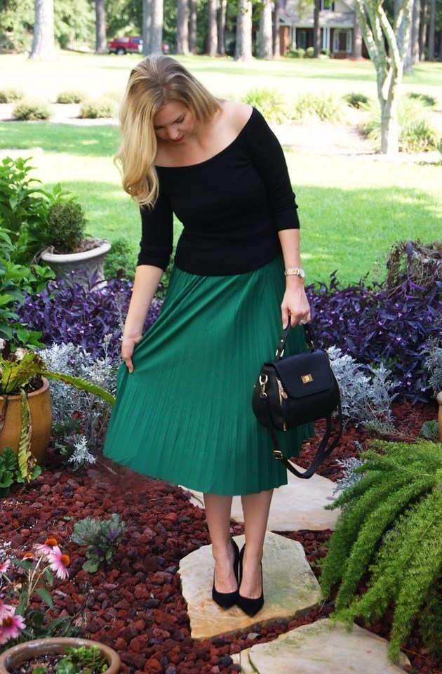 VIRTUOUS CHRISTIAN LADIES IN PLEATS — Her nice green pleated skirt.