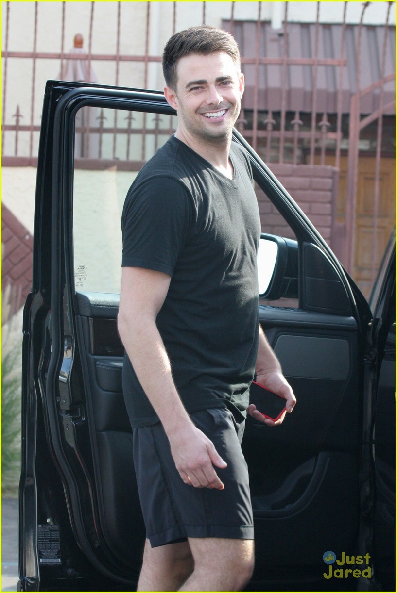 Next photo of Jonathan Bennett