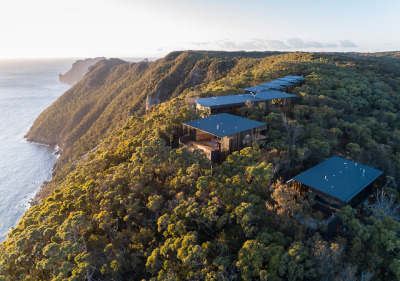 Three Capes Track Lodges / Andrew Burns Architectureph: