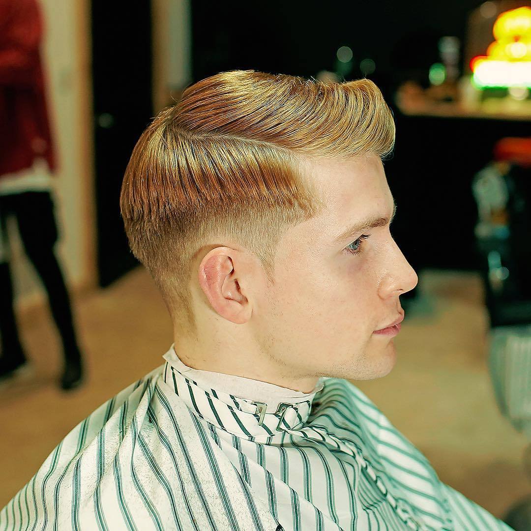 Mens Hair In General Barbers Barbershop Barbersalon Haircut