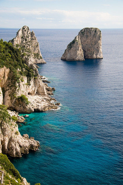 Beautiful coastline on Capri Island, Italy (by... - It's a beautiful world