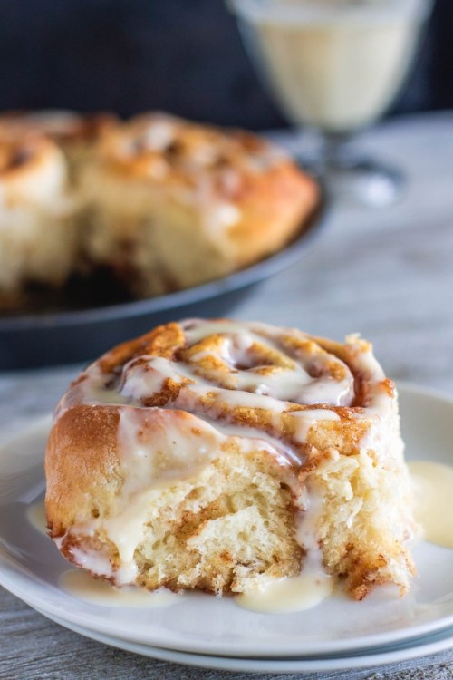 fullcravings:Best Cinnamon Rolls Recipe