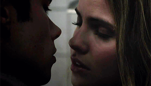 Stiles et malia gif — 1