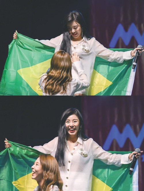 fyeahwheein:1st fanmeeting in brazil ♡ 180909© 꽃무 (contact site...