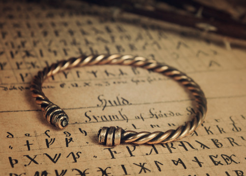 loitsucrafts:Viking lovers bracelets by Loitsu Crafts.