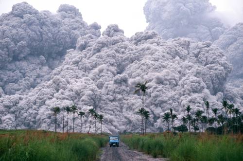 narcissistic-genius:sixpenceee:A pyroclastic surge, which can...