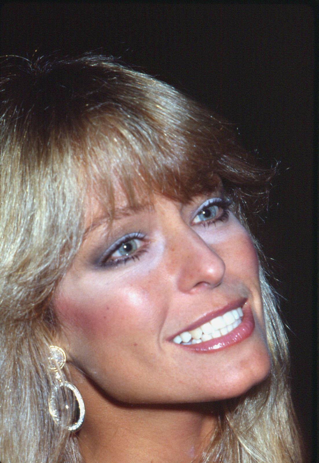 Farrah Fawcett Fan Club, Farrah Fawcett close up.