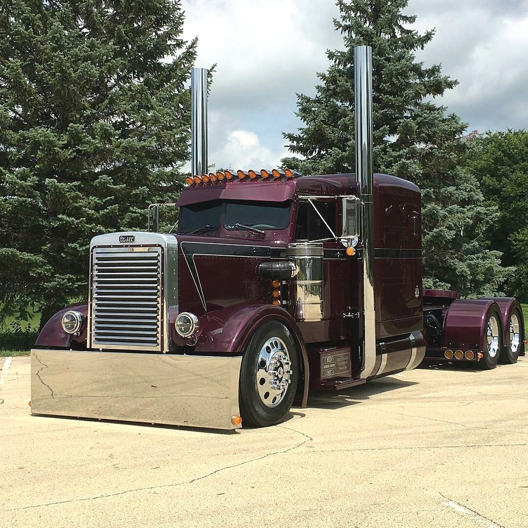 Semitrckn — Peterbilt custom needle nose