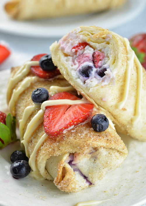 sweetoothgirl:Oven Baked Berry Cheesecake Chimichangas