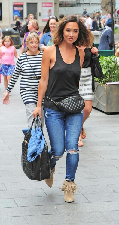 datboinitty:Myleene Klass hard pokies poking out!