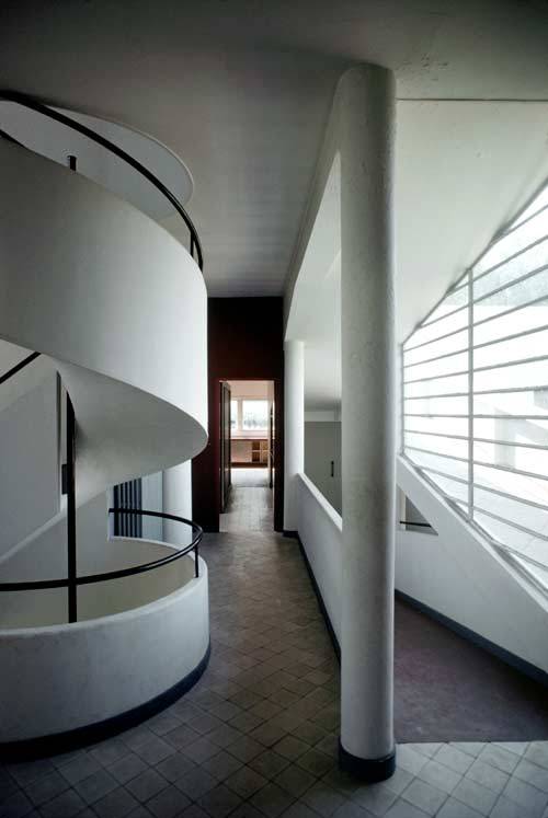A Building A Day Villa Savoye Le Corbusier Poissey France
