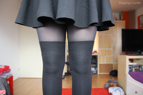 5hipping:I love wearing knee high socks so much (please don’t...