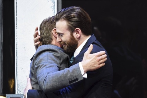 bestofevansdowney:I miss them so much.