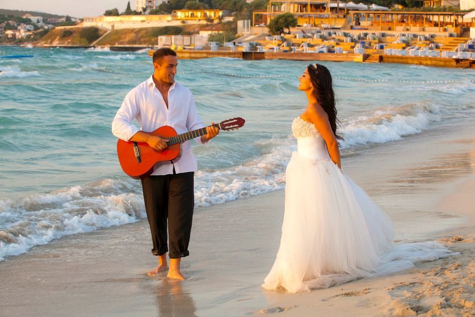 5 Dreamy Destinations For Weddings Abroad