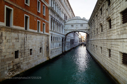 socialfoto:Ponte dei Sospiri by lolongan #SocialFoto