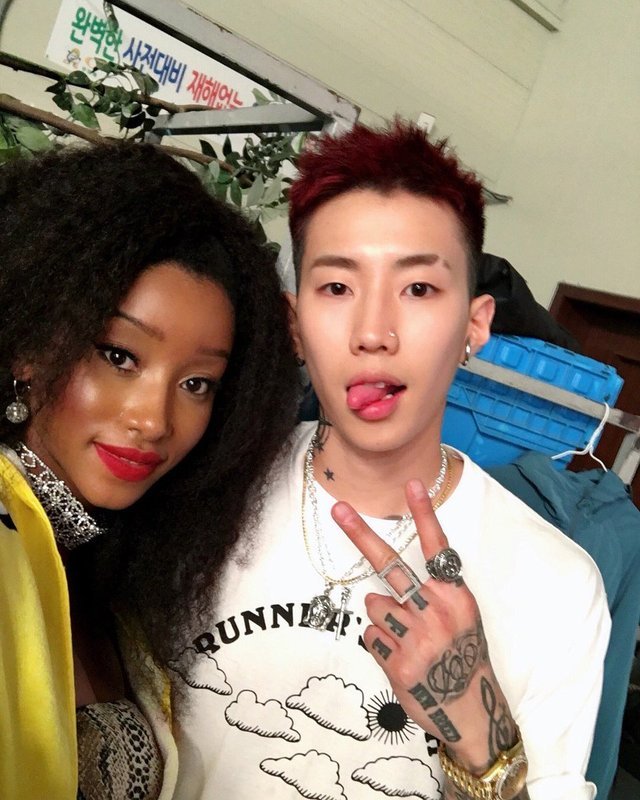 xando — She’s the girl that’s in Jay Park’s V music video...