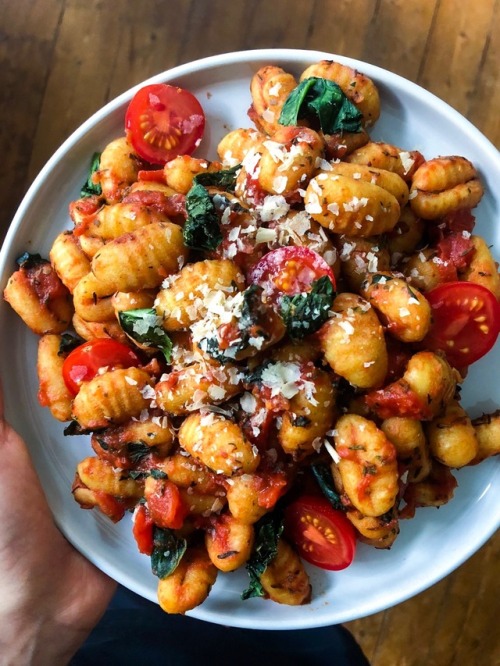 aspoonfuloflissi:Gnocchi with tomato sauce, spinach, cherry...