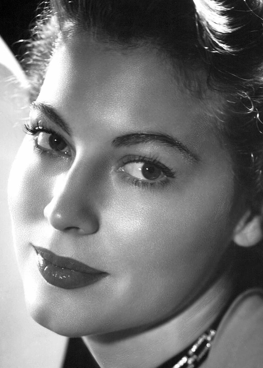 Ava Gardner A Face Like No Other • Gatabella Ava Once Met Charles Darwins 4544