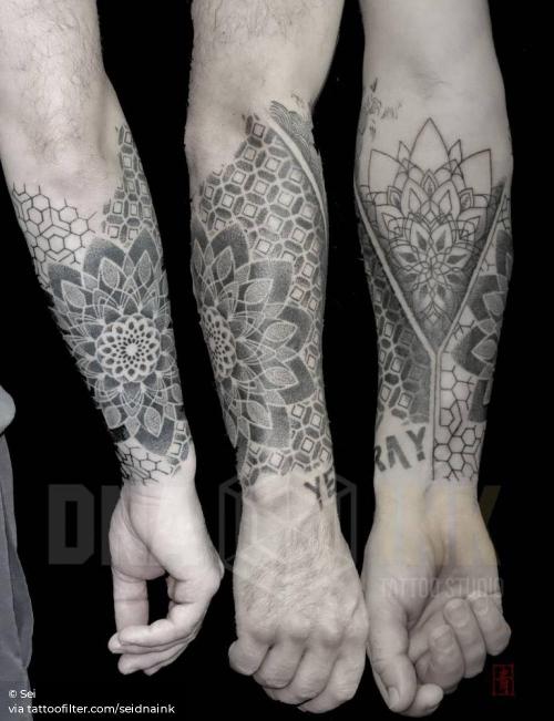By Sei, done in Dénia. http://ttoo.co/p/28375 big;dotwork;facebook;forearm;mandala;sacred geometry;seidnaink;of sacred geometry shapes;twitter