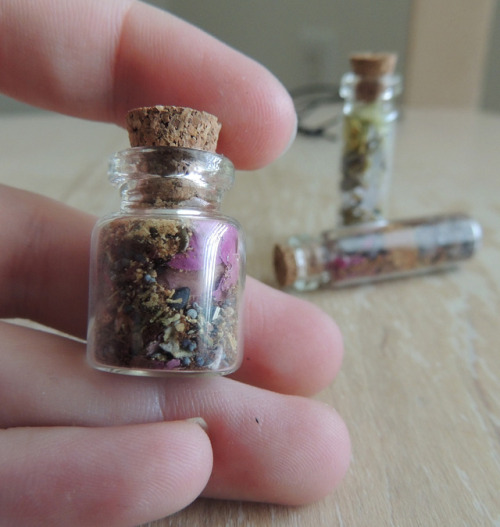 mirax3163:Larger spell bottles for necklaces - extra...