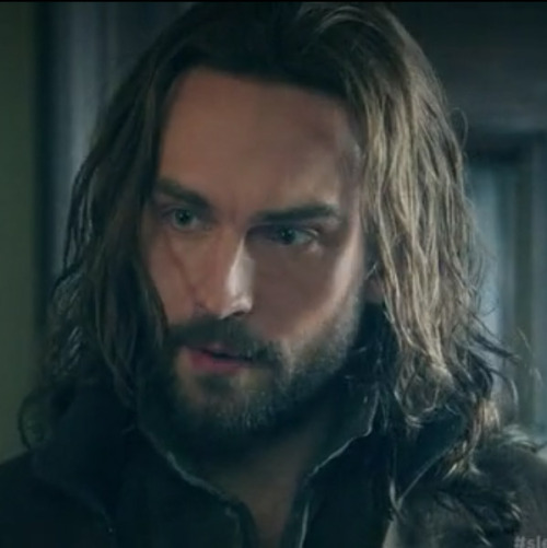 Tom Mison fansite