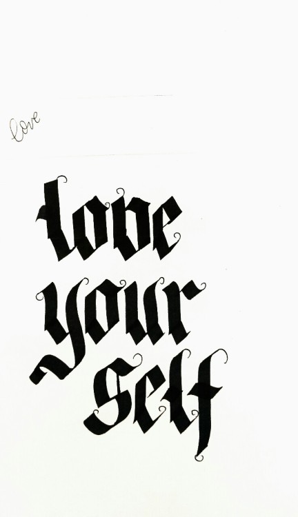 peppermintchuuxx:Calligraphy again // practice Materials...