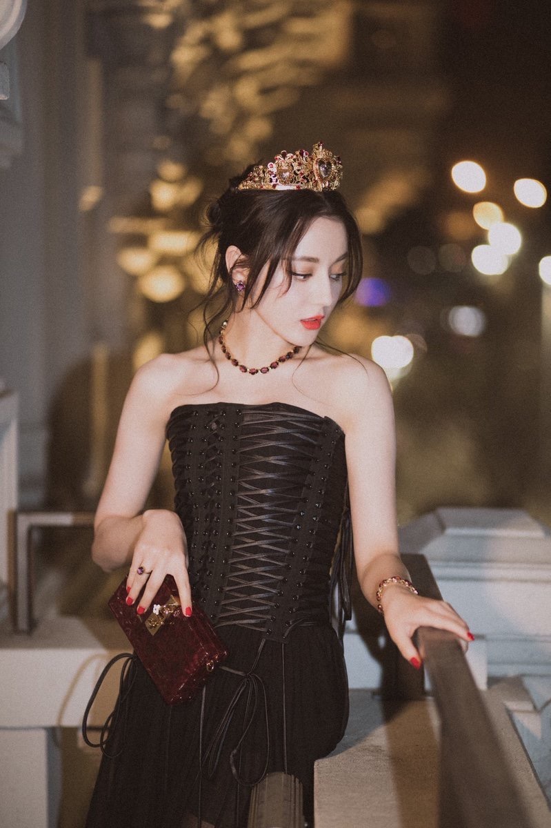 dilraba dilmurat dolce gabbana