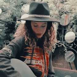 Voir un profil - Willow Caldwell Tumblr_pqjnz6kTx01xa3vq3o7_250