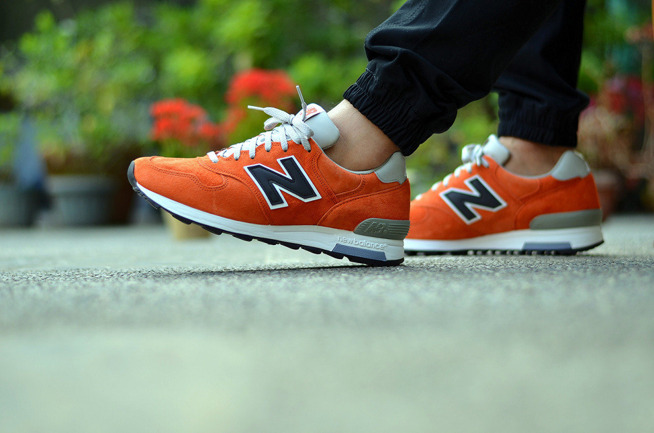 new balance 1400 orange