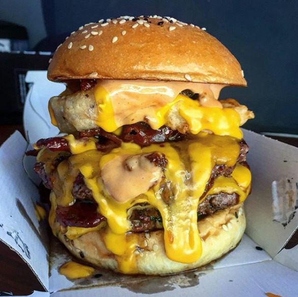 Yummy Foooooood - Huge Double Cheeseburger