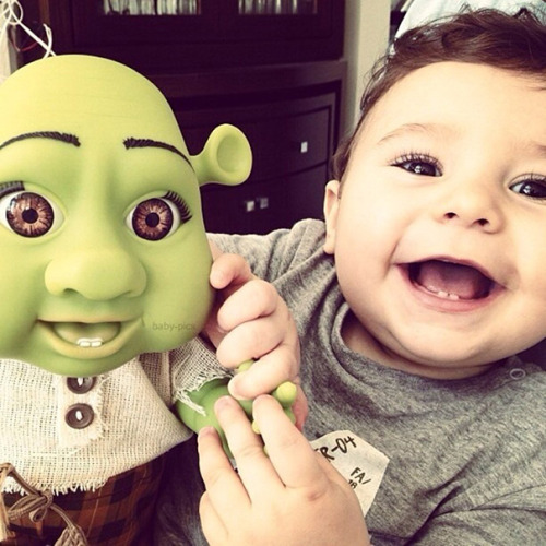 awesome-picz:Babies Who Look Just Like Their Toy Dolls