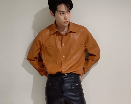 NCTsmtown_127: Photos from that time at the photoshoot that I can finally look up #GQ (1, 2, 3, 4) Translation: Myeon @ FY!...