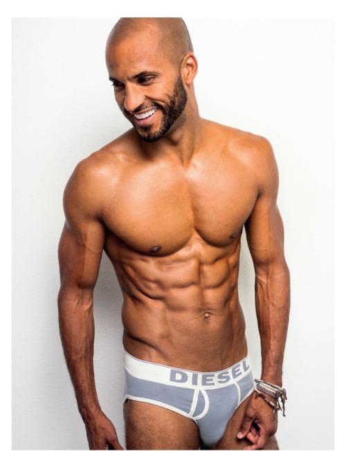 writerbear:Ricky Whittle